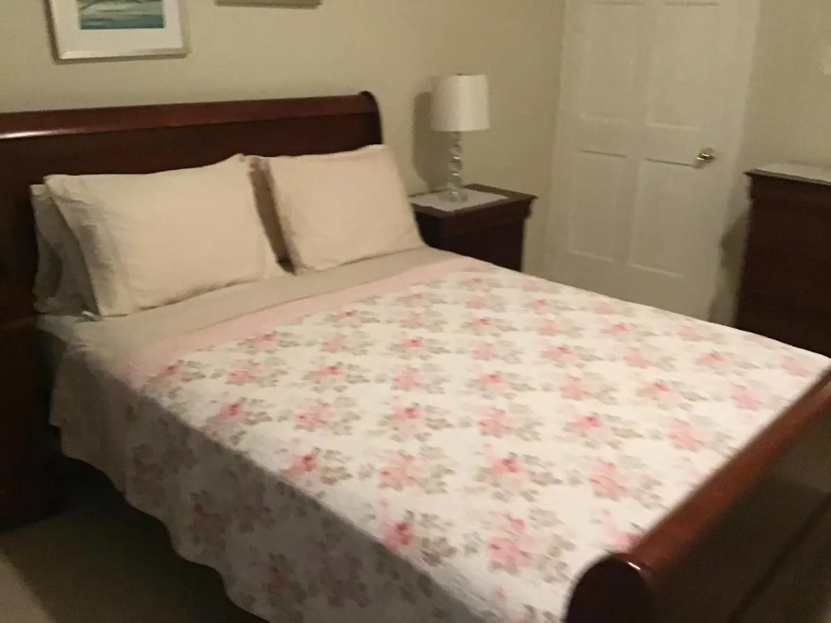 בית אירוח מונטגו ביי Hills Royale Villa