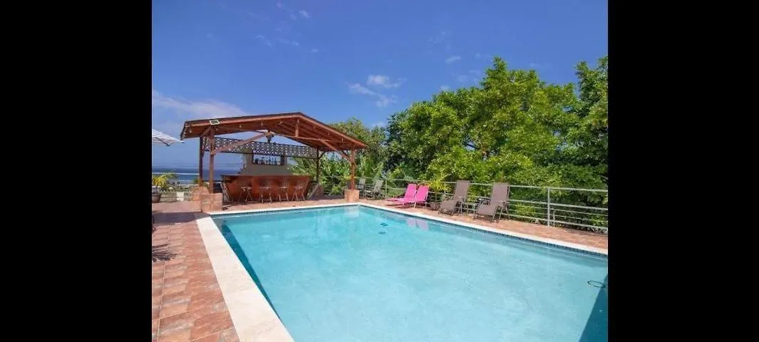 בית אירוח מונטגו ביי Hills Royale Villa ג'מייקה